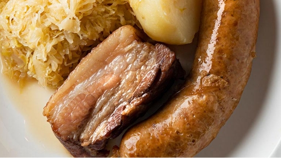 ベーコンとソーセージの簡単シュークルートのイメージ